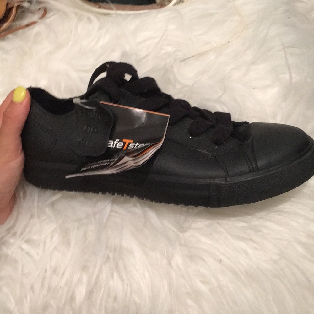 BRAND NEW SAFESTEP CONVERSE LIKE SHOES